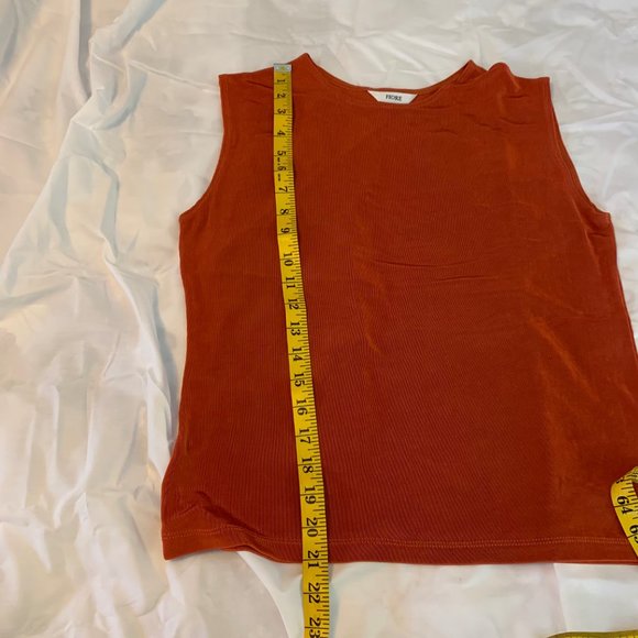 Fiore Rust Colored Ribbed Sleeveless Shell - Picture 8 of 9